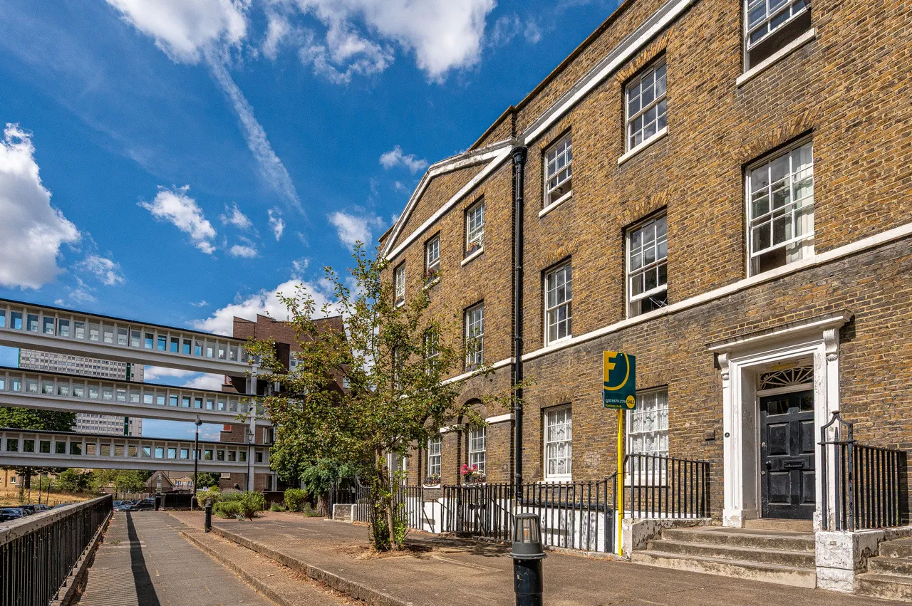 1 bed flat for sale — 4 The Terrace, Longshore, London