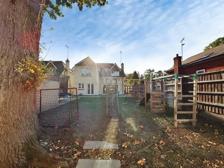 Alexander Close, Finchampstead, RG40, photo 8