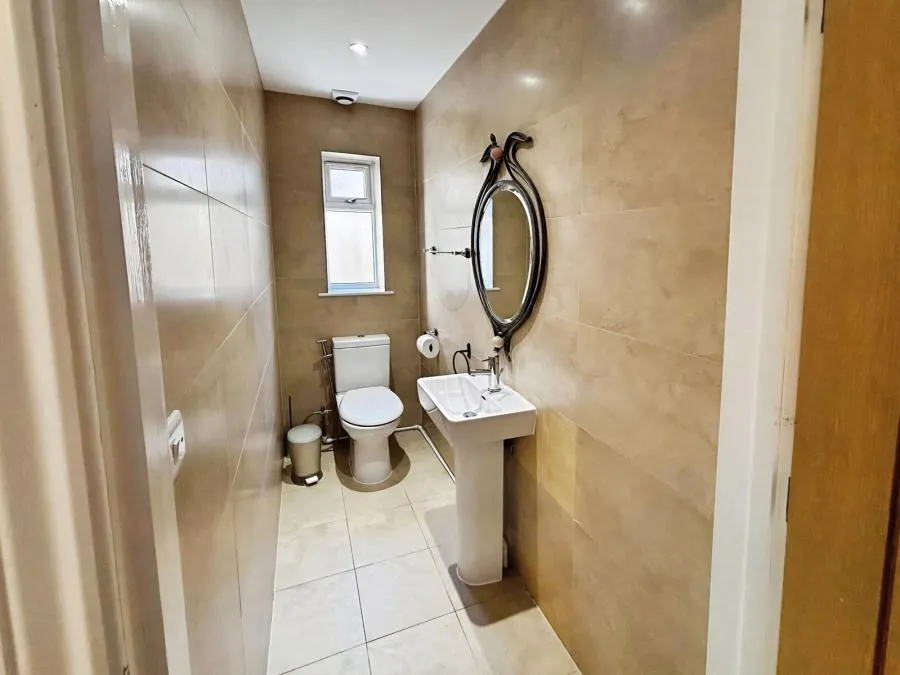 Alexander Close, Finchampstead, RG40, photo 17