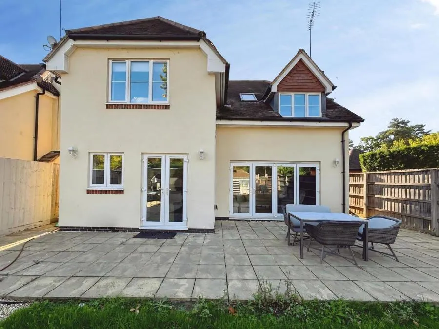 Alexander Close, Finchampstead, RG40, photo 7