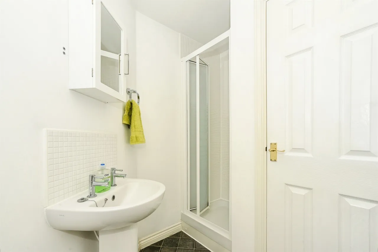 Endeavour Road, Swindon, photo 9