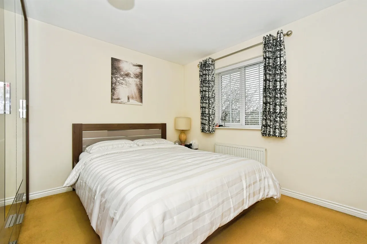 Endeavour Road, Swindon, photo 7