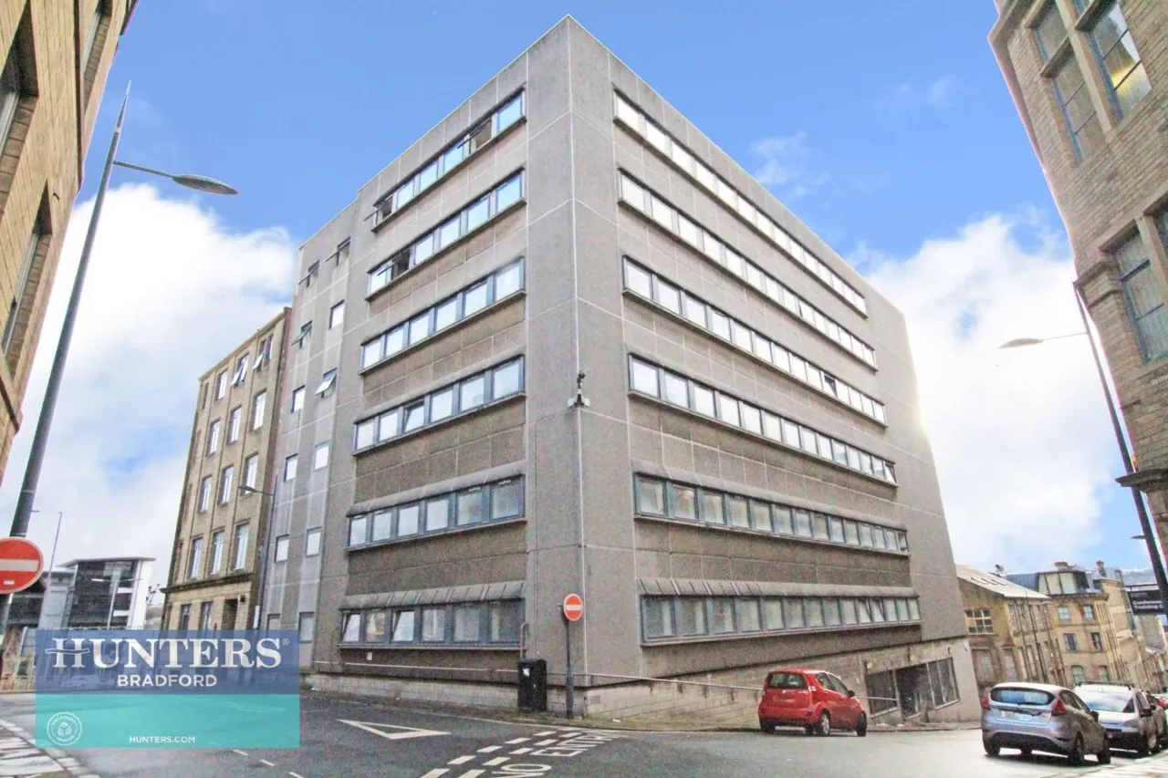 1 bed flat for sale — Olicana House Chapel Street, Bradford, West Yorkshire, BD1 5RE