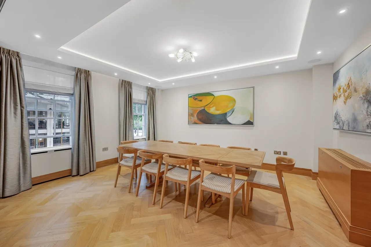 Upper Grosvenor Street, Mayfair, W1K, photo 2