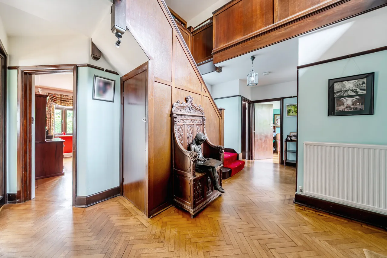 Ember Lane, Esher, KT10, photo 8