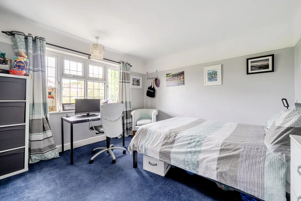 Ember Lane, Esher, KT10, photo 12