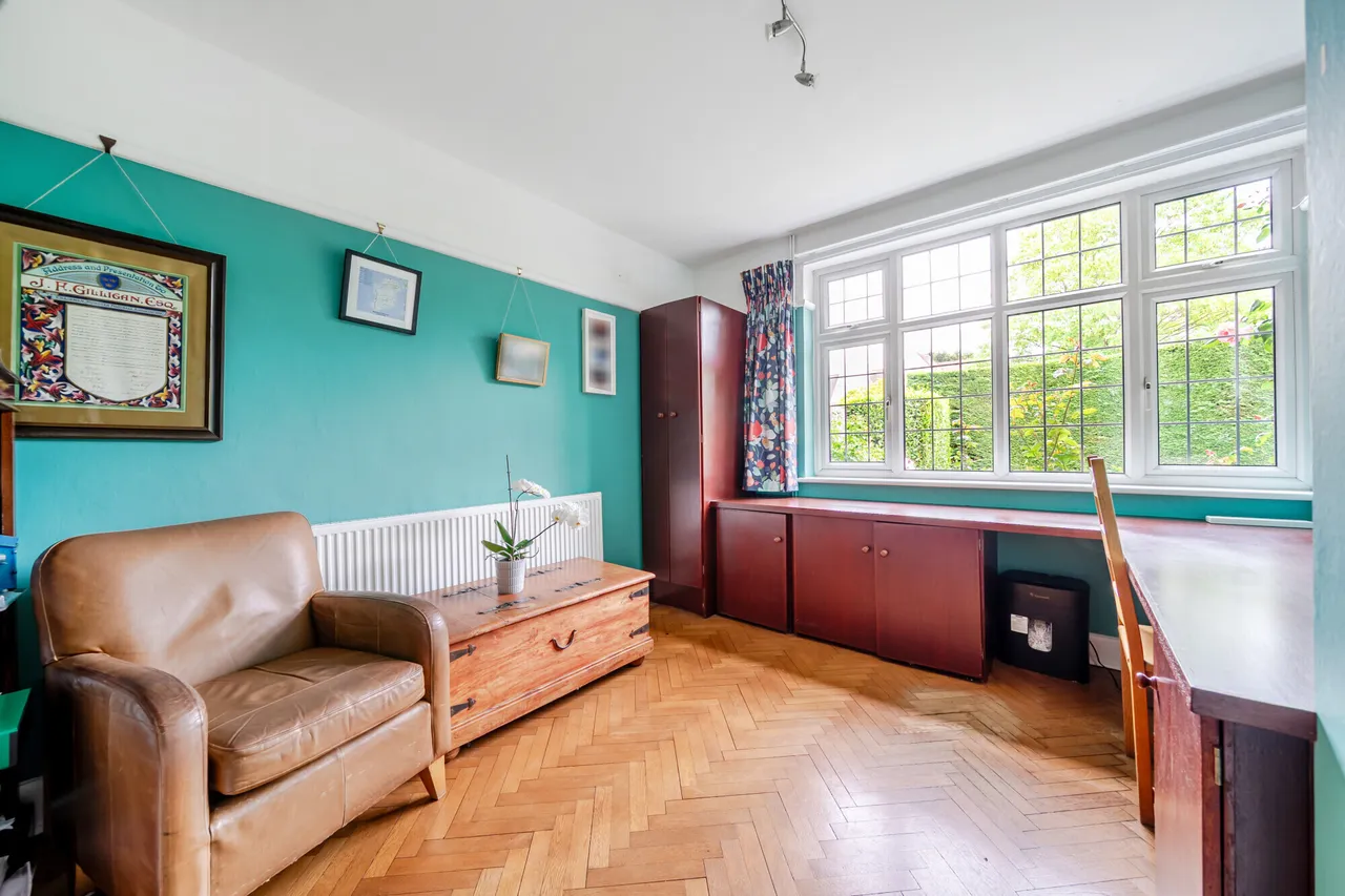 Ember Lane, Esher, KT10, photo 7