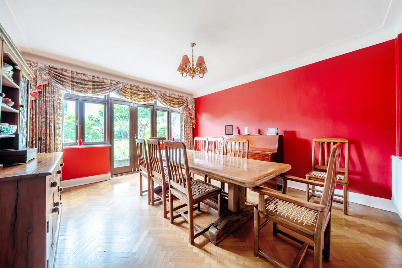 Ember Lane, Esher, KT10, photo 3