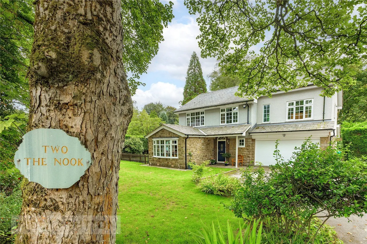 5 bed house for sale, The Nook, Greenfield, OL3