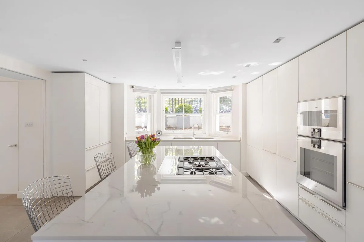 Upper Addison Gardens, London, W14, photo 2