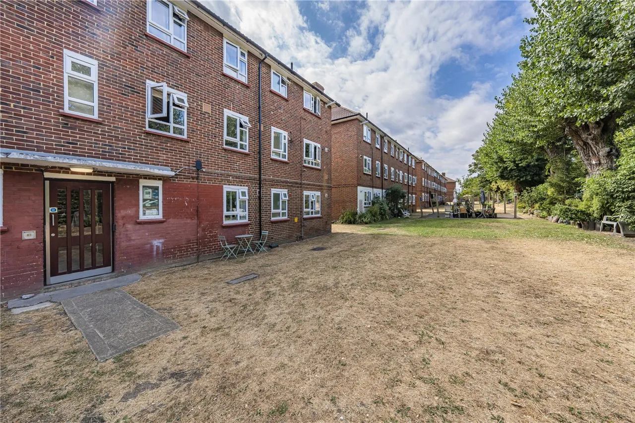Gap Road, London, photo 10