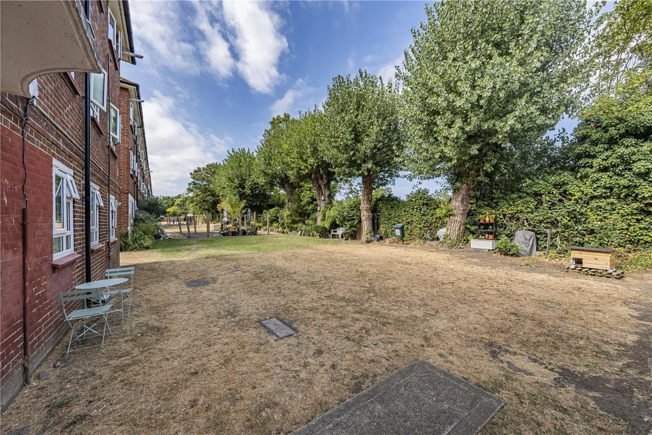 Gap Road, London, photo 9