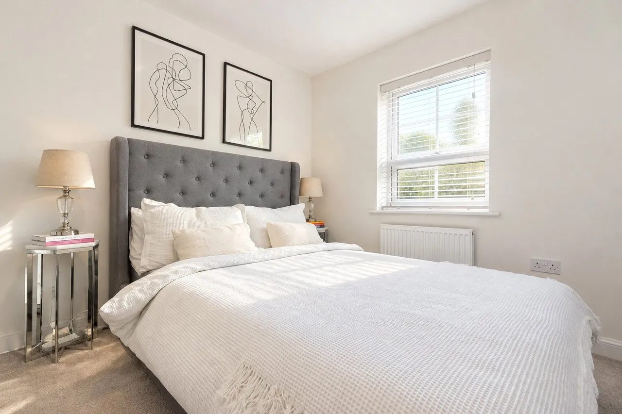 Barton Row, Hook, RG27, photo 10