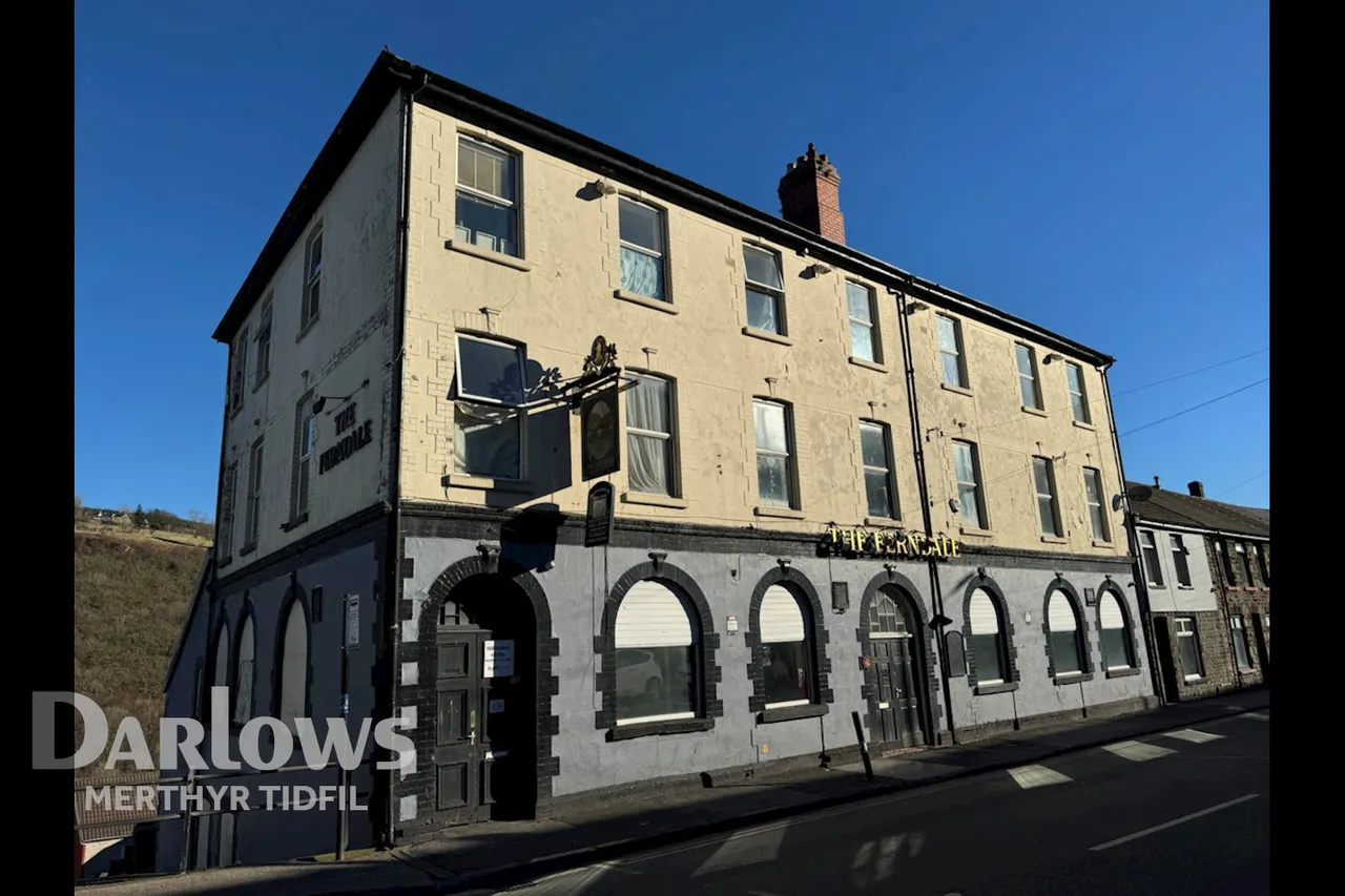 1 bed flat to rent, Ferndale Hotel