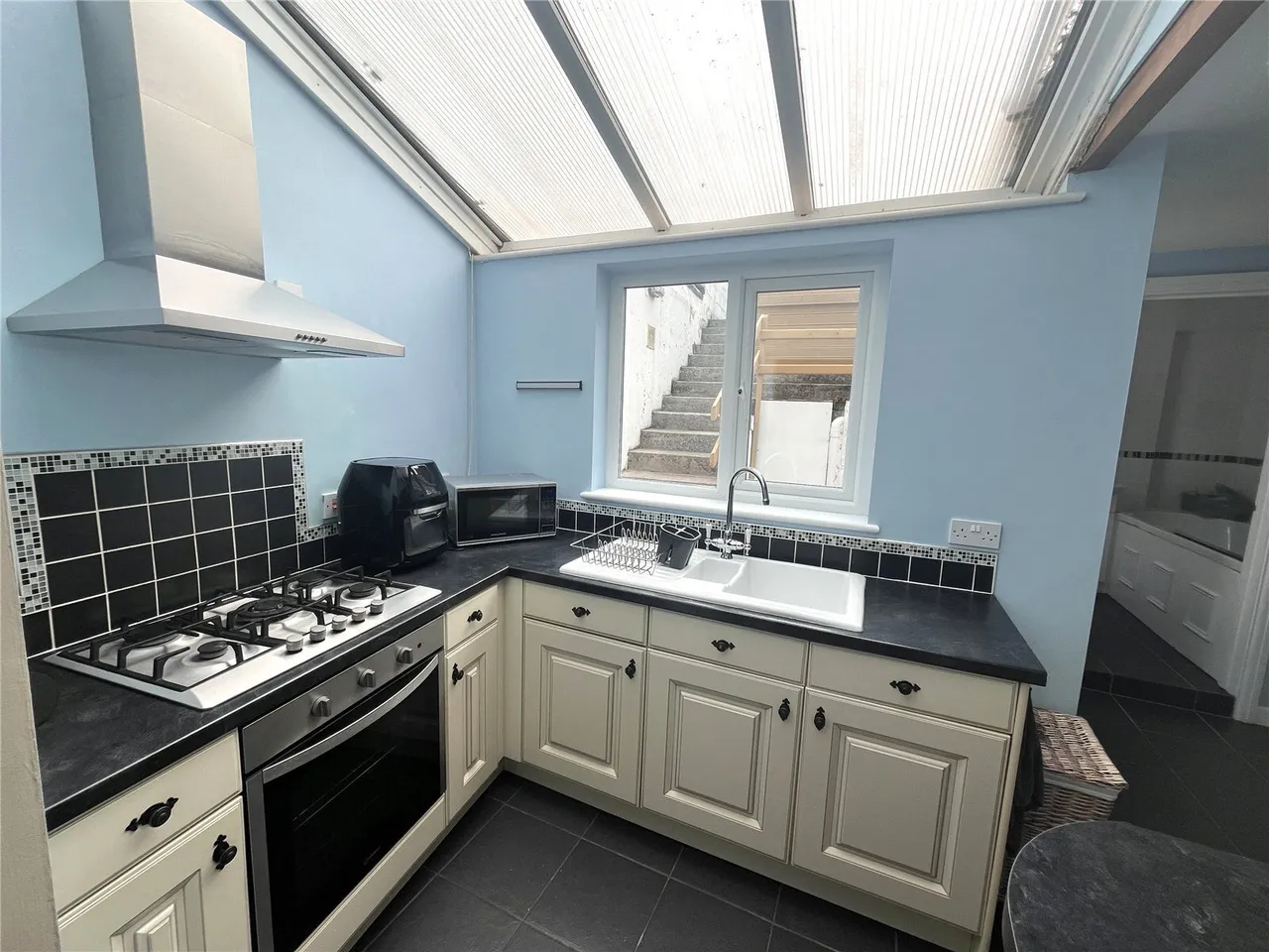 Milton Terrace, Pembroke Dock, SA72, photo 2