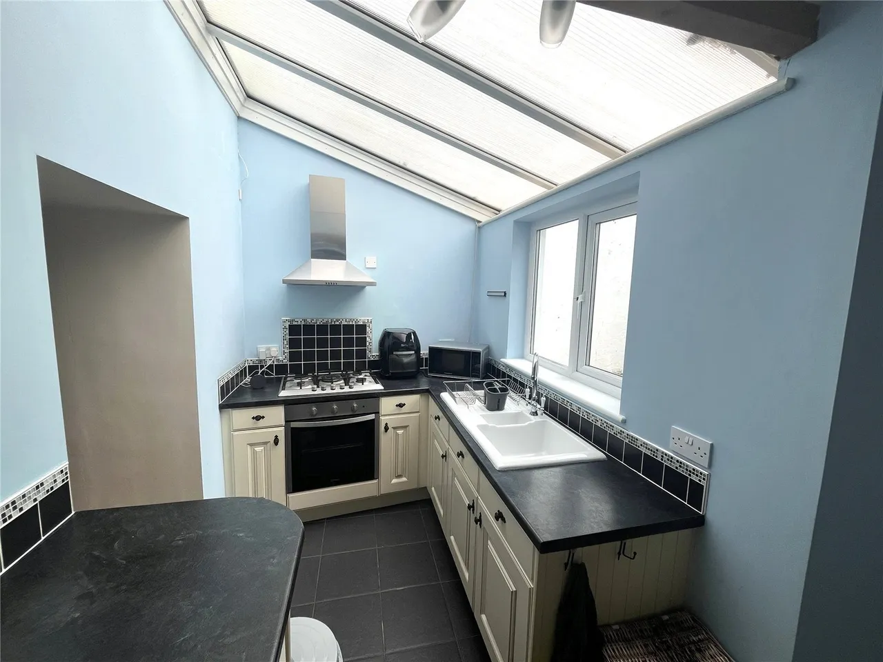 Milton Terrace, Pembroke Dock, SA72, photo 17
