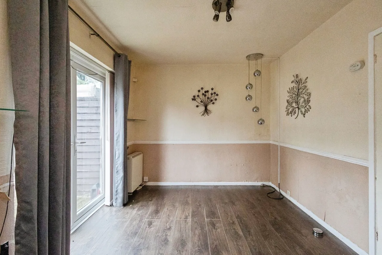 Everest Road, Hyde, SK14, photo 28