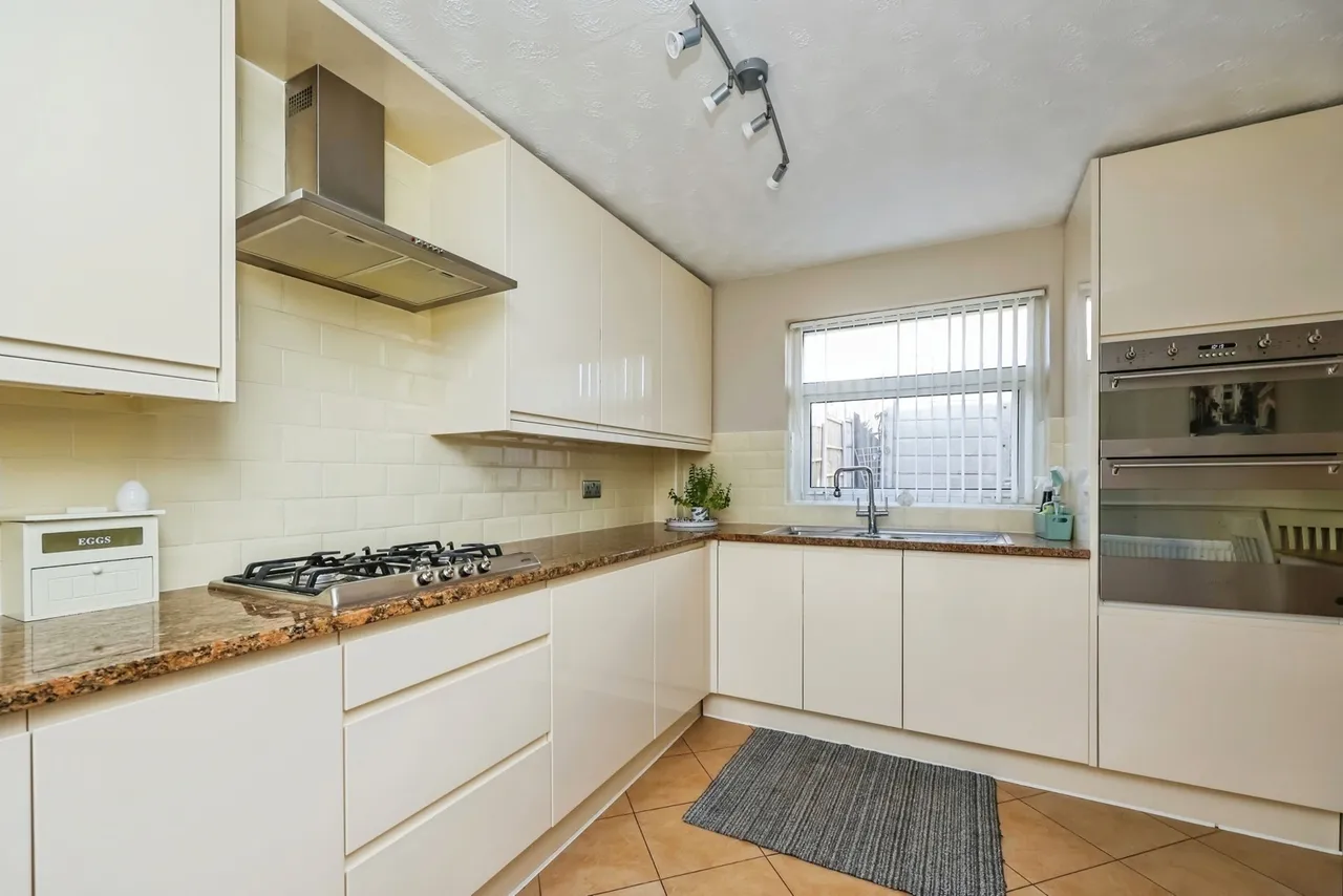Manesty Crescent, Clifton, Nottingham, NG11, photo 5