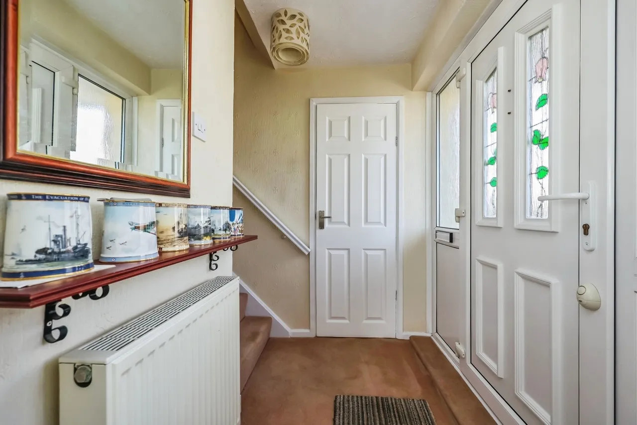Manesty Crescent, Clifton, Nottingham, NG11, photo 10