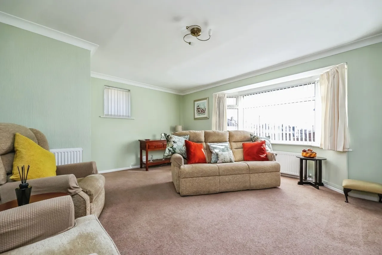 Manesty Crescent, Clifton, Nottingham, NG11, photo 6