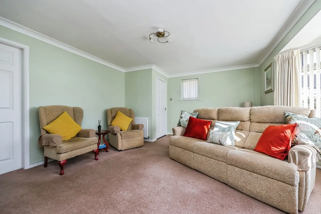 Manesty Crescent, Clifton, Nottingham, NG11, photo 9