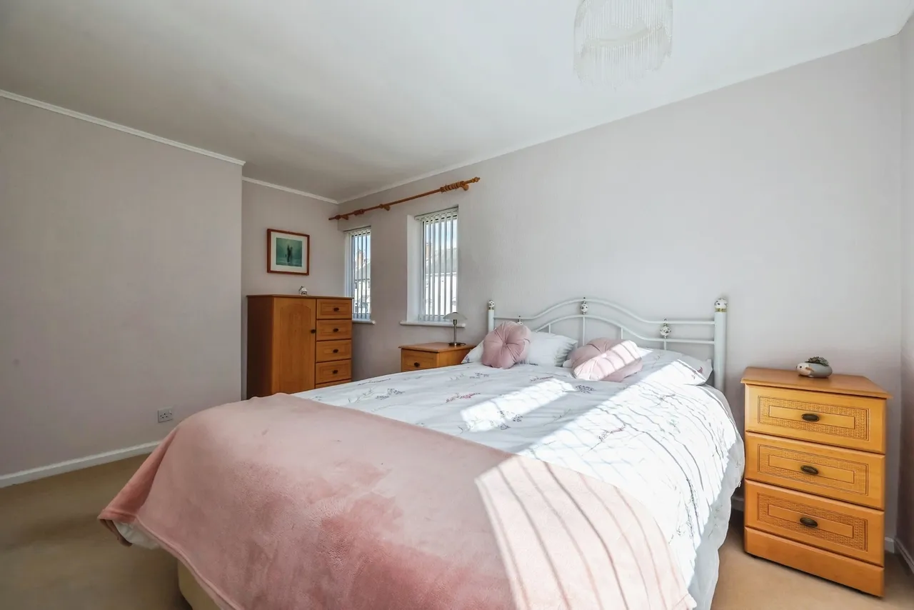 Manesty Crescent, Clifton, Nottingham, NG11, photo 12