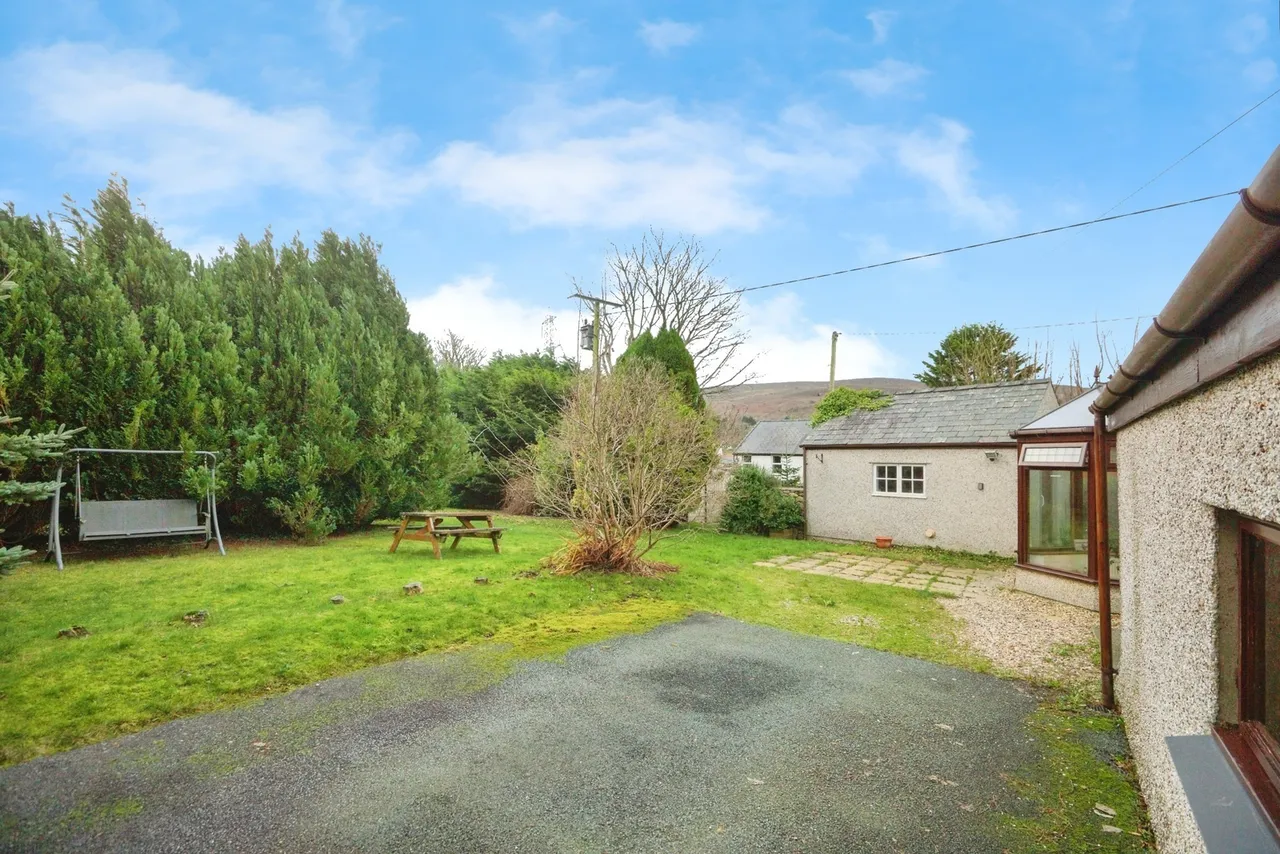 Llanrug, Caernarfon, LL55, photo 24