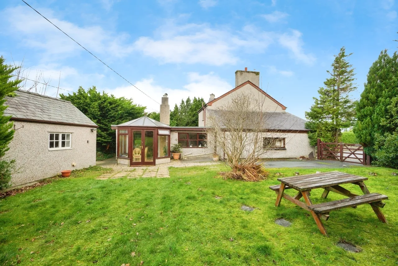 Llanrug, Caernarfon, LL55, photo 23