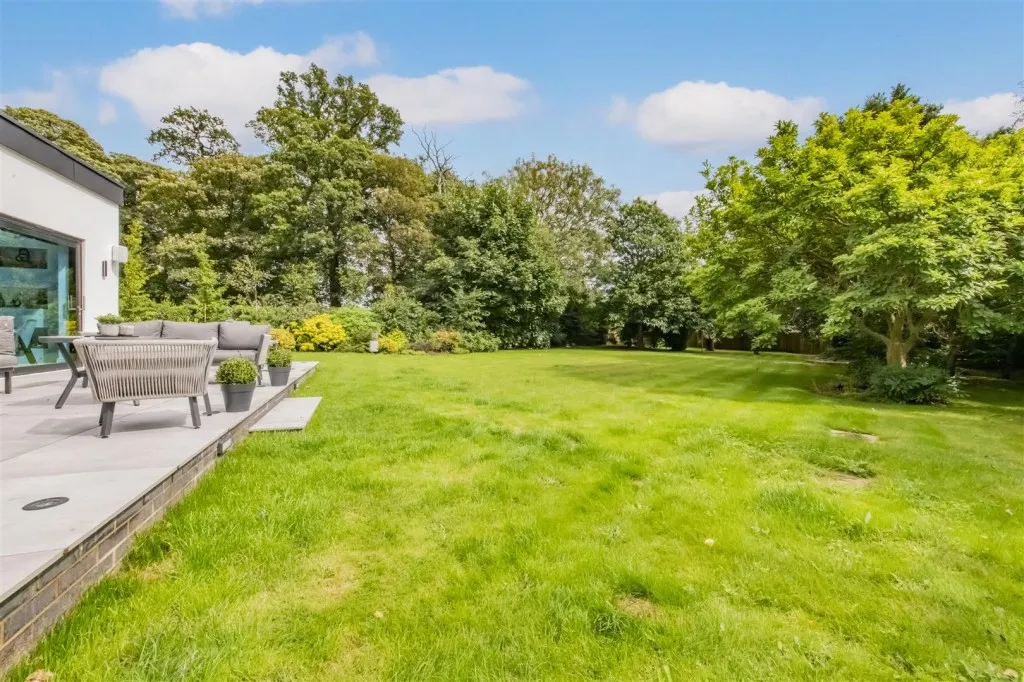The Avenue, Overstone, photo 55