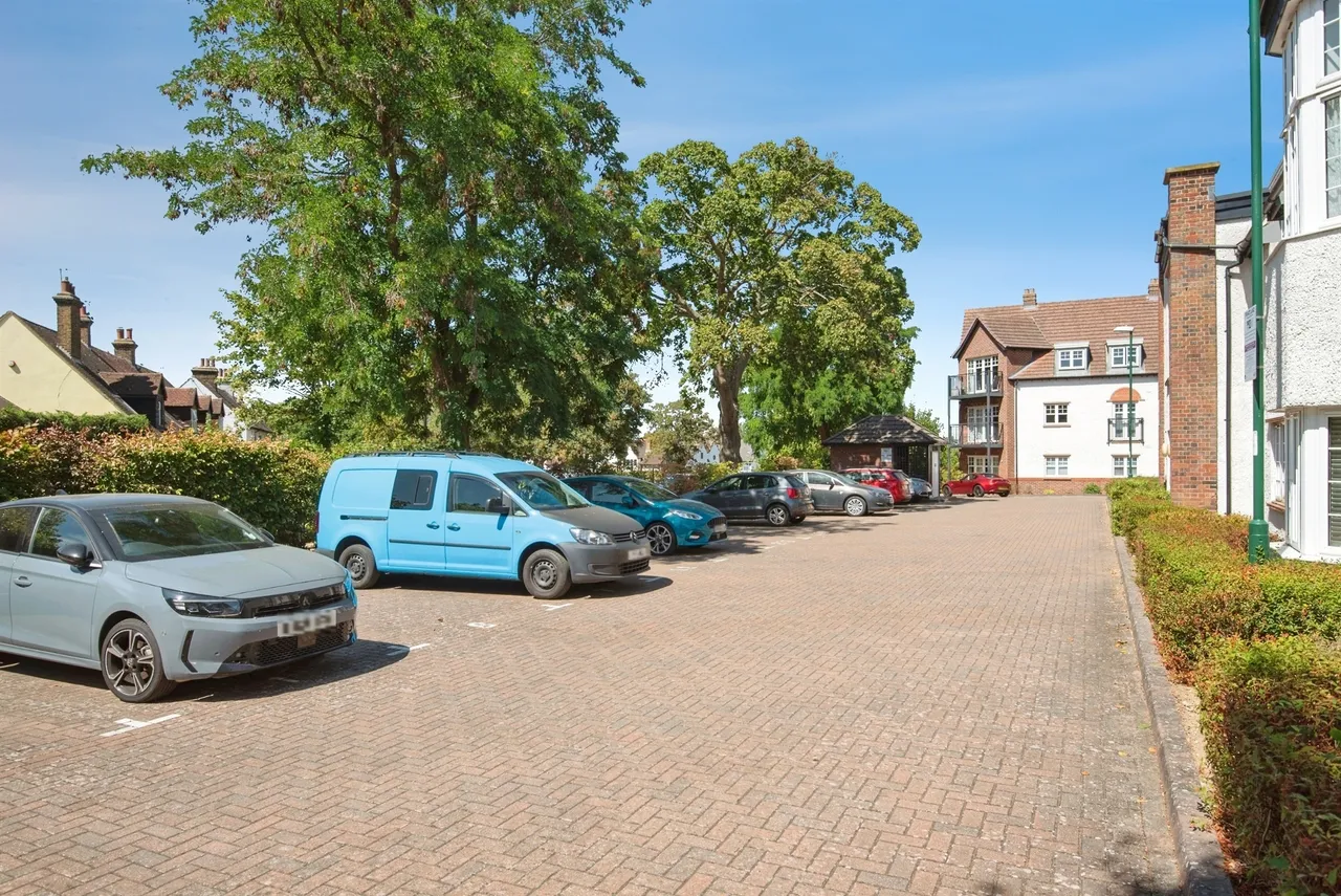 Ascot Drive, Letchworth Garden City, SG6, photo 17