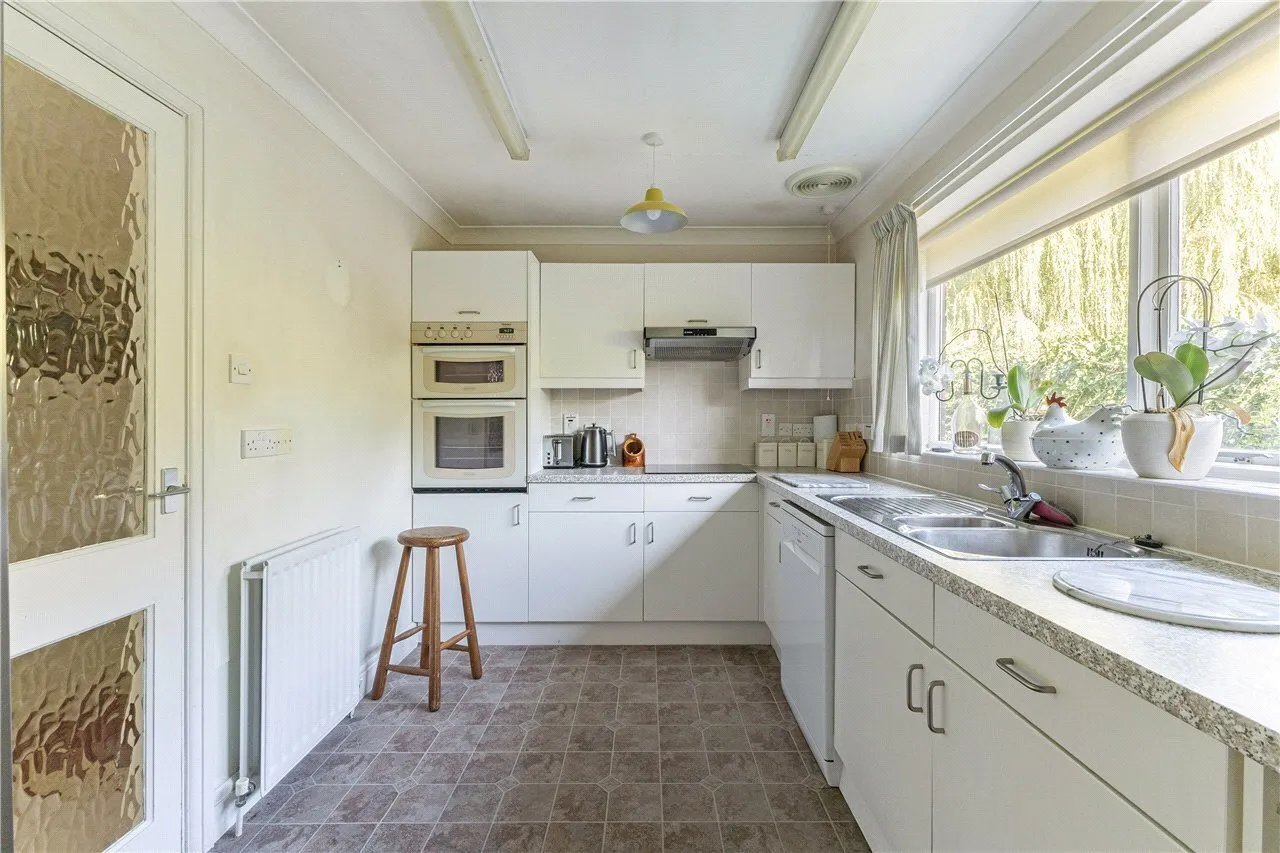 Waterford Close, Lymington, SO41, photo 8
