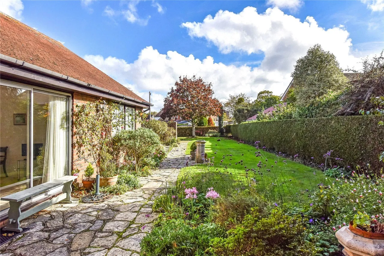 Waterford Close, Lymington, SO41, photo 16