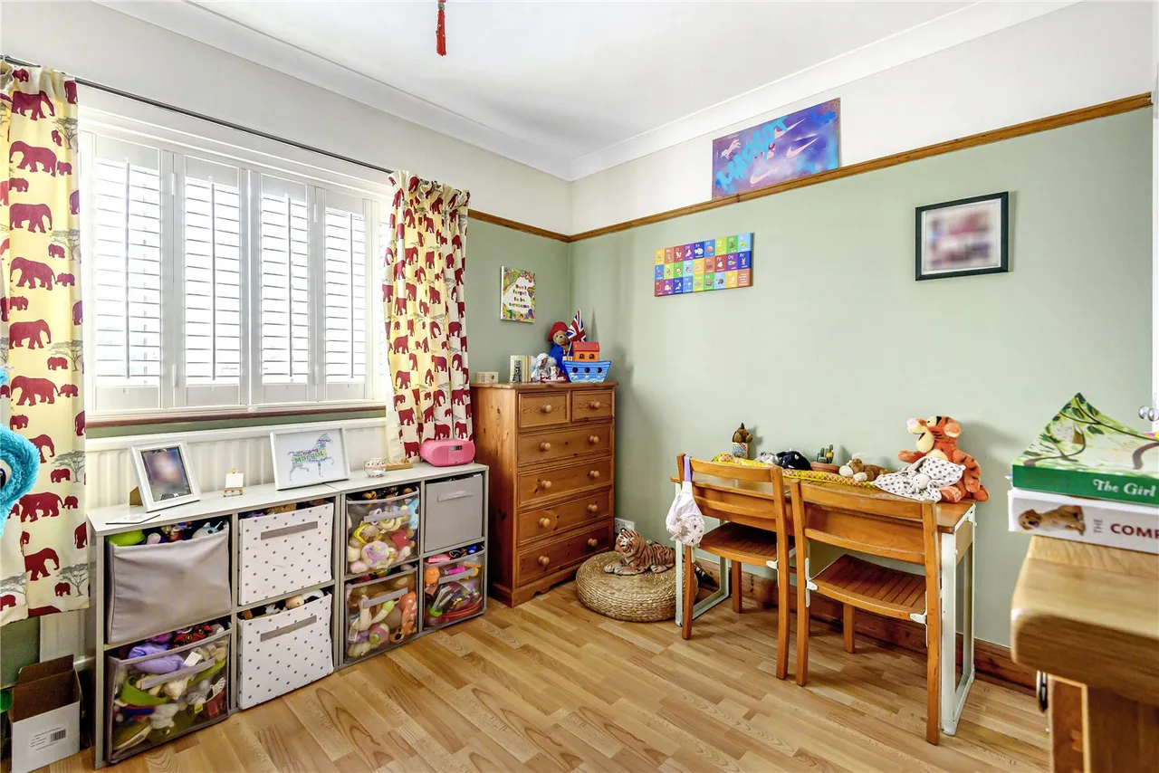 Oak Avenue, Hampton, TW12 3NP, photo 8