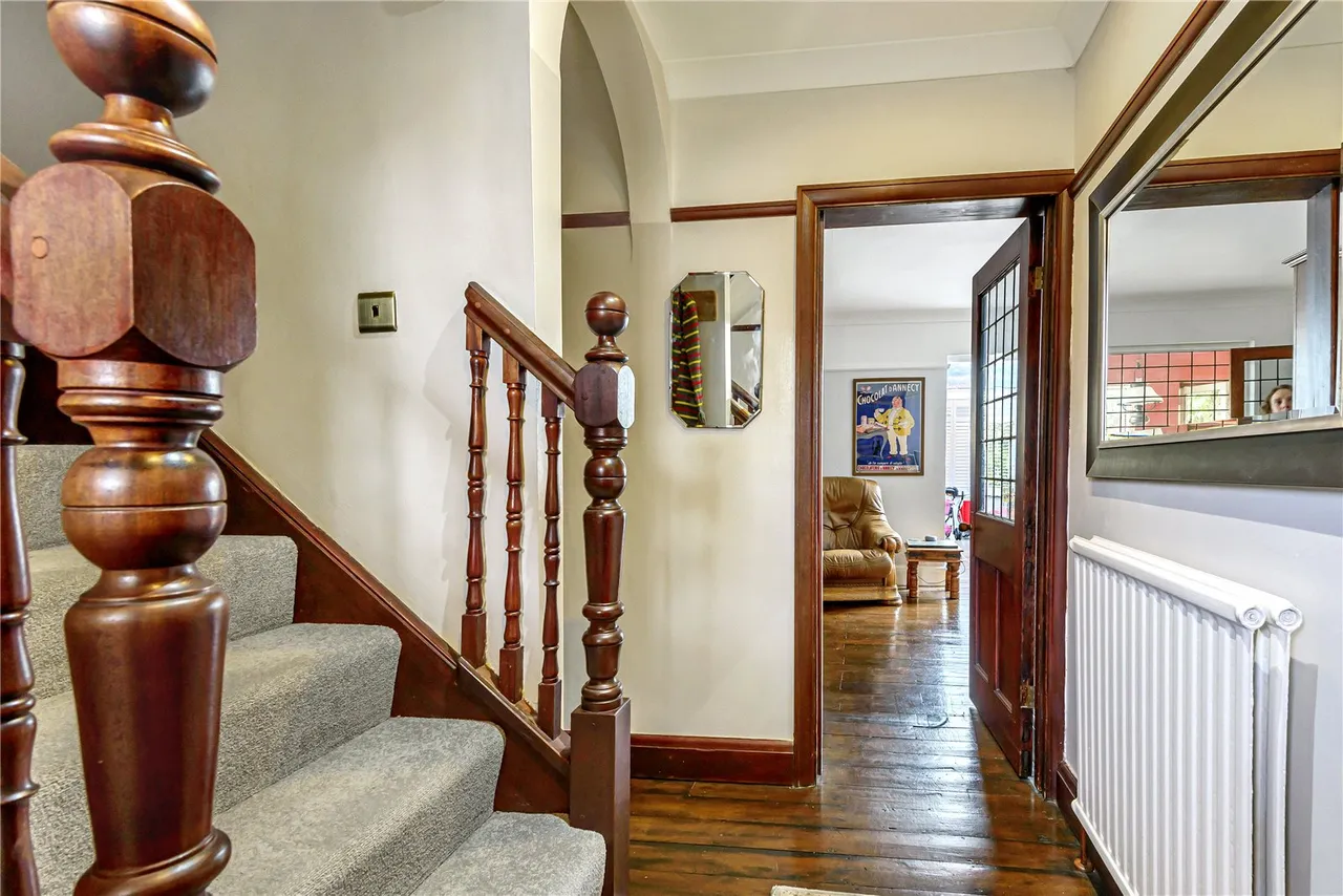 Oak Avenue, Hampton, TW12 3NP, photo 2
