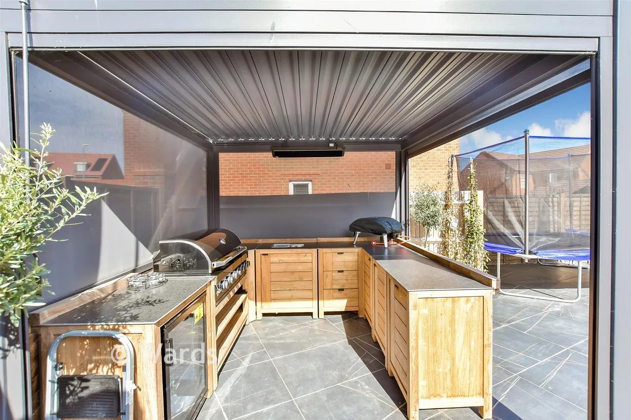 Ashmeads Rise, Borden, ME10, photo 16