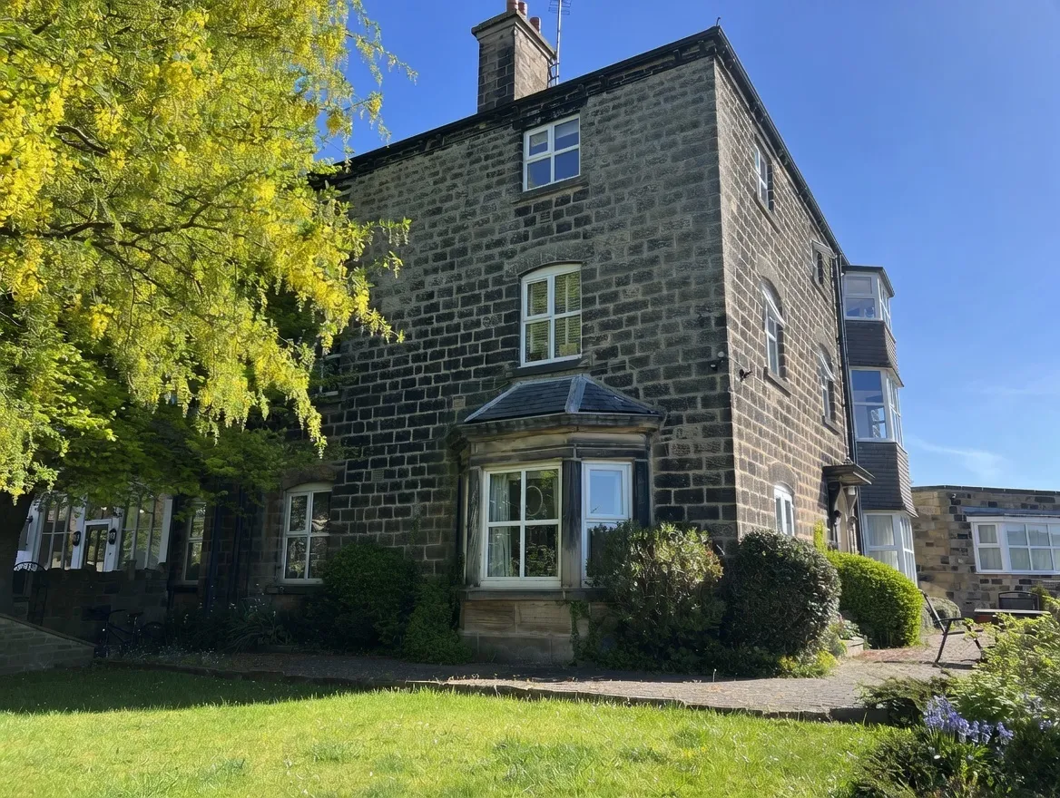 2 bed flat to rent — Main Street, East Keswick, LEEDS