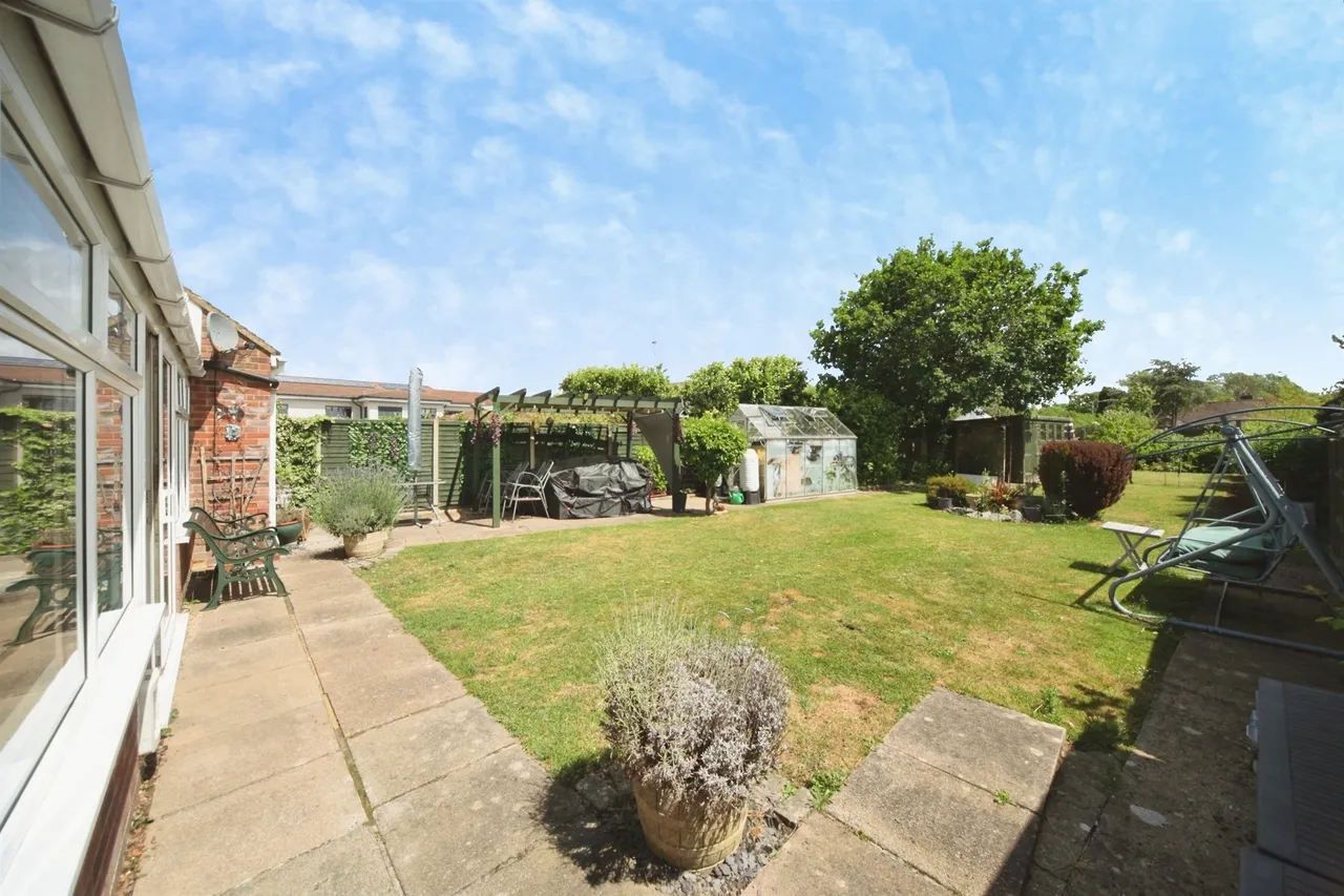 Hitchin Road, Luton, LU2, photo 13