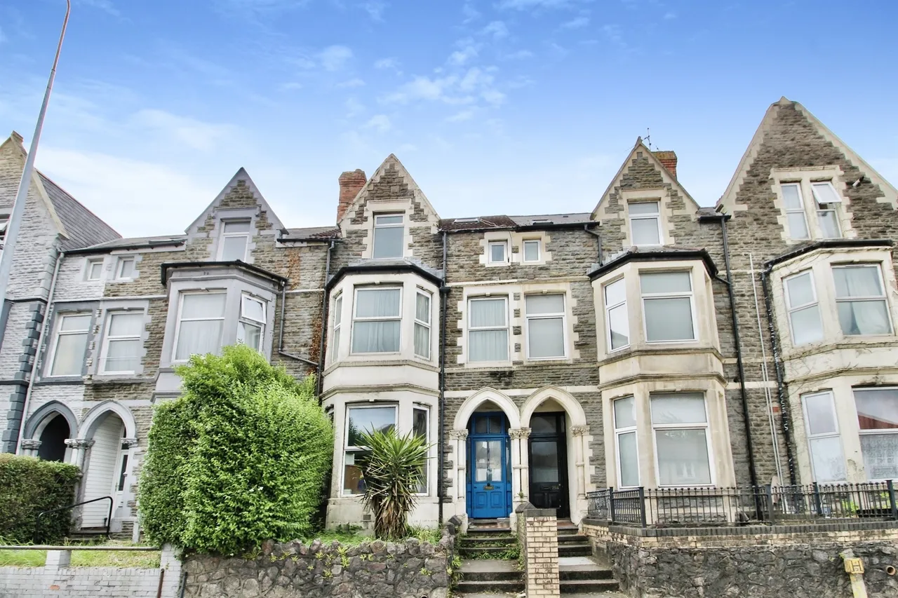 1 bed flat for sale — Newport Road, Roath, Cardiff