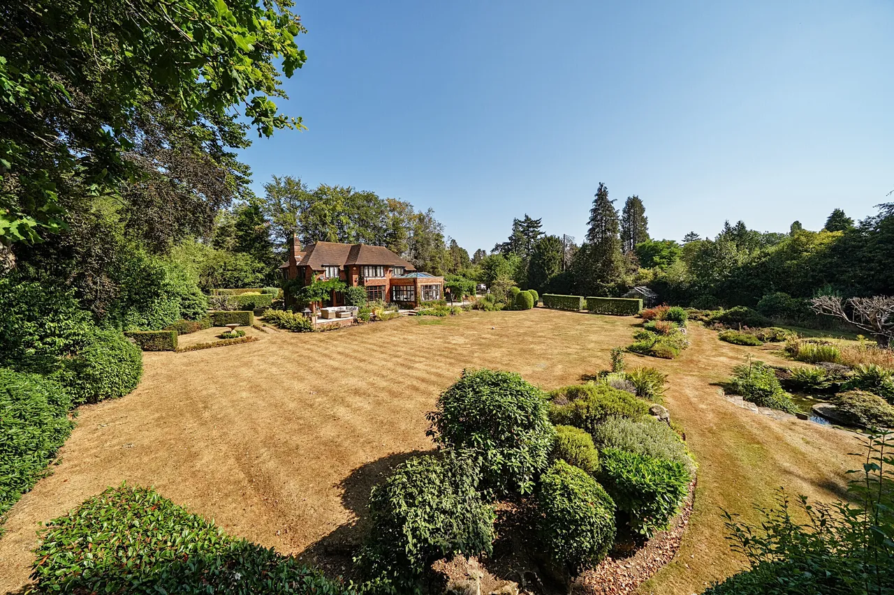 Church Lane, Stoke Poges, SL2, photo 3
