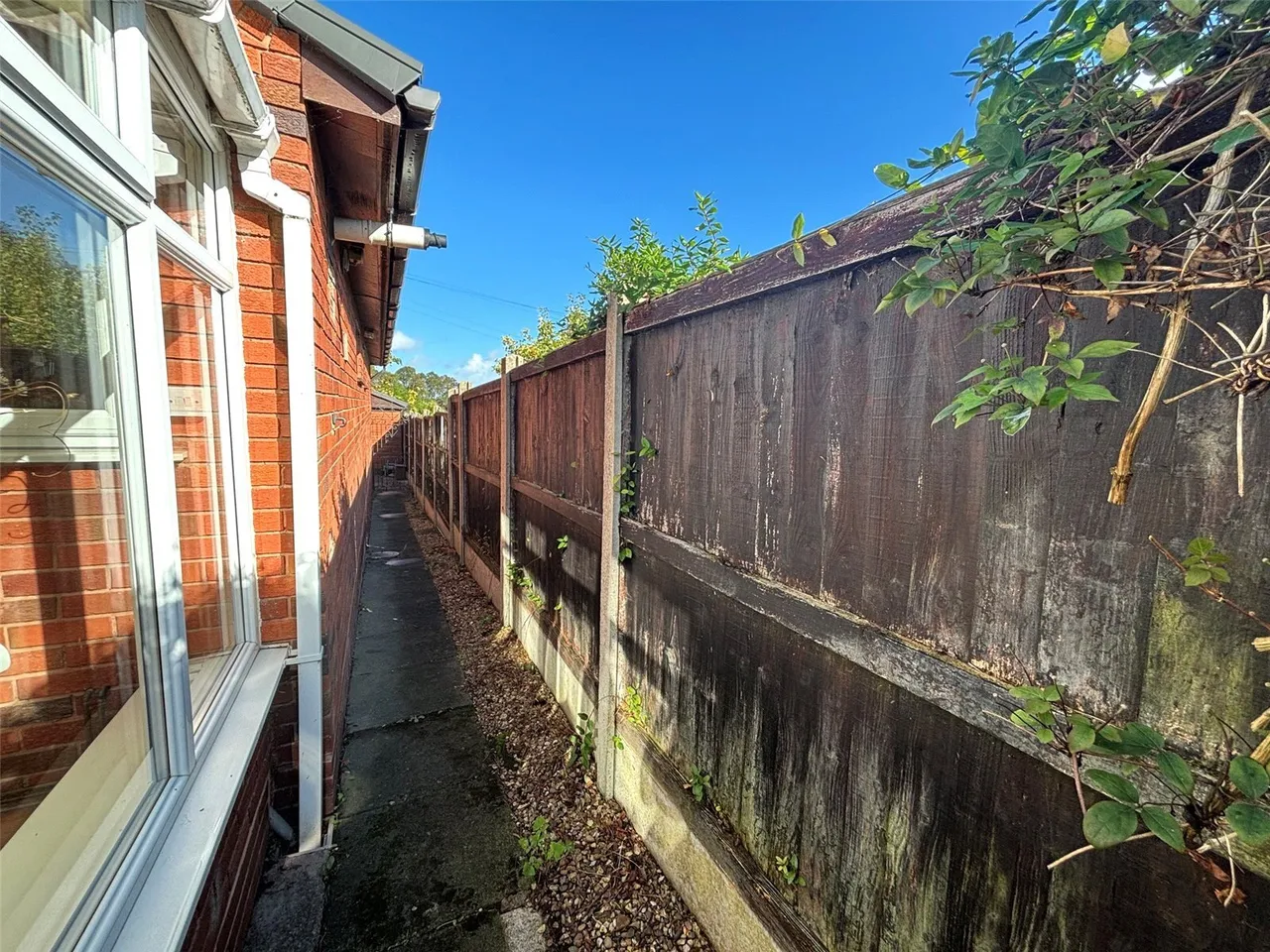 Silverlands Avenue, Oldbury, B68, photo 16