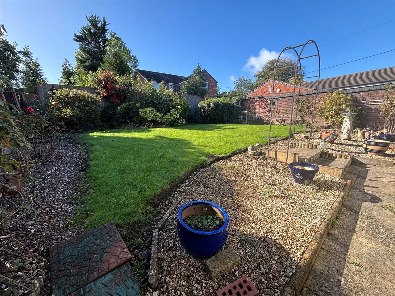 Silverlands Avenue, Oldbury, B68, photo 13
