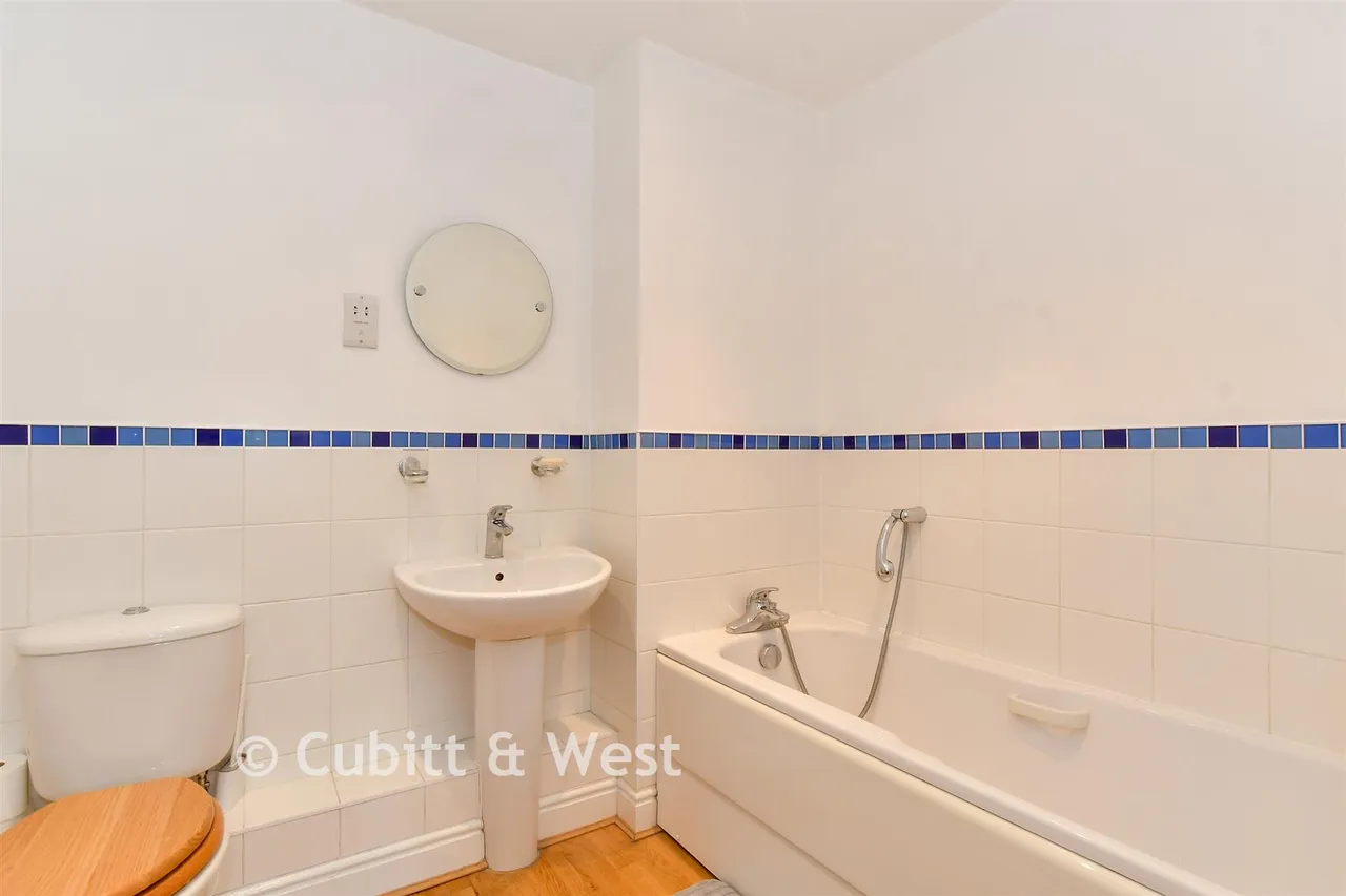 Pears Grove, Southbourne, PO10, photo 10