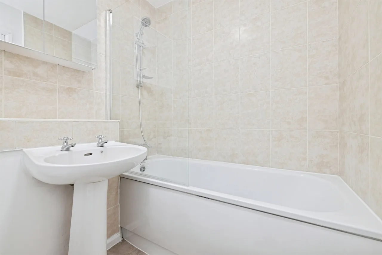 Rickmansworth Road, Watford, photo 11