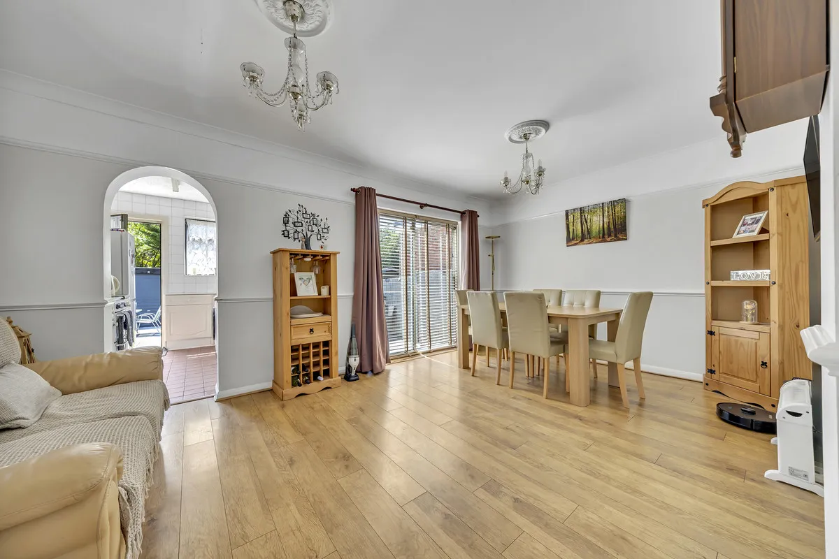 Victoria Avenue, Romford, RM5, photo 3