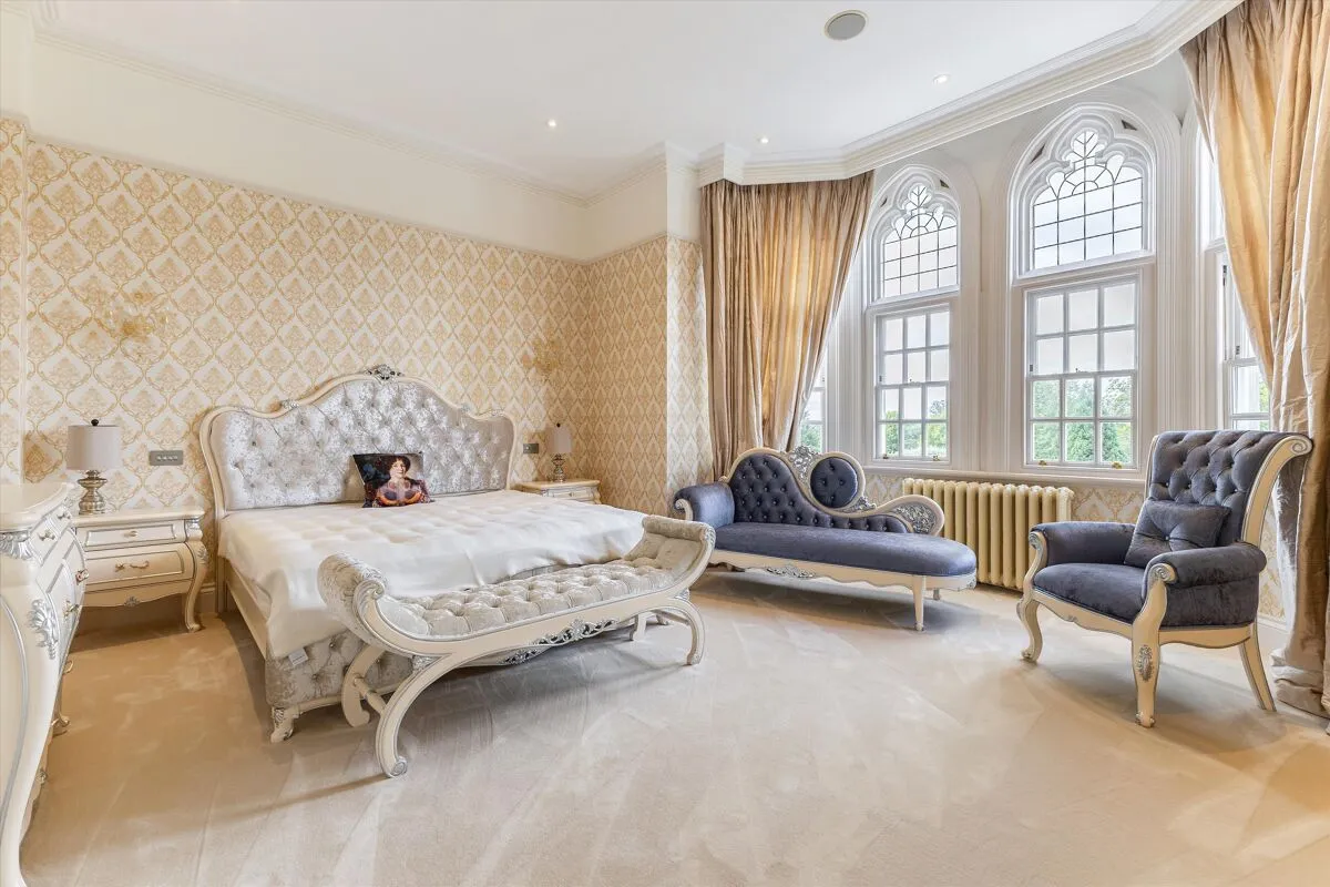 Holloway Drive, Virginia Water, GU25, photo 8