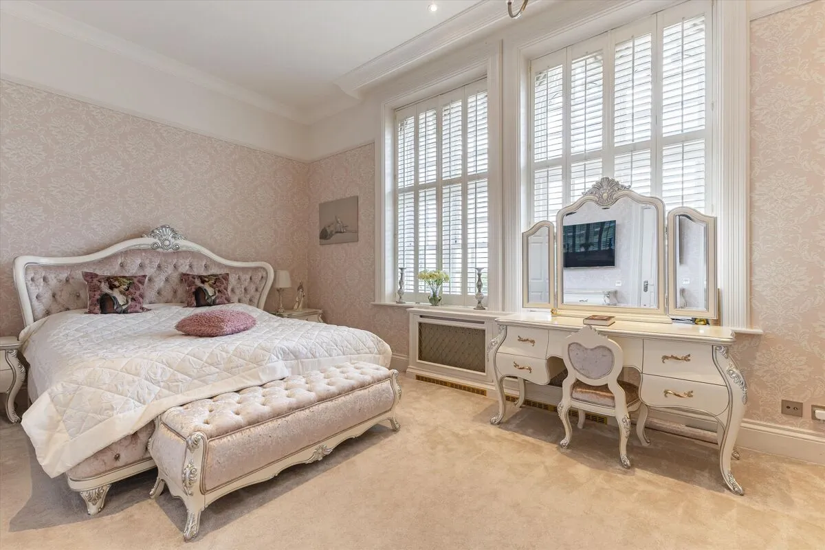 Holloway Drive, Virginia Water, GU25, photo 10