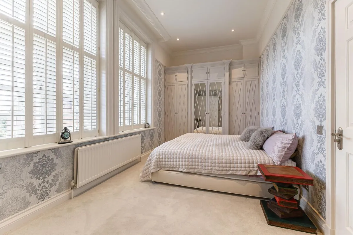 Holloway Drive, Virginia Water, GU25, photo 11
