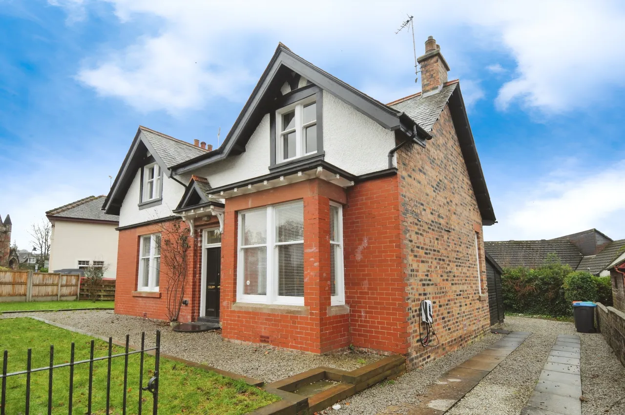 4 bed house for sale — Edinburgh Road, Moffat