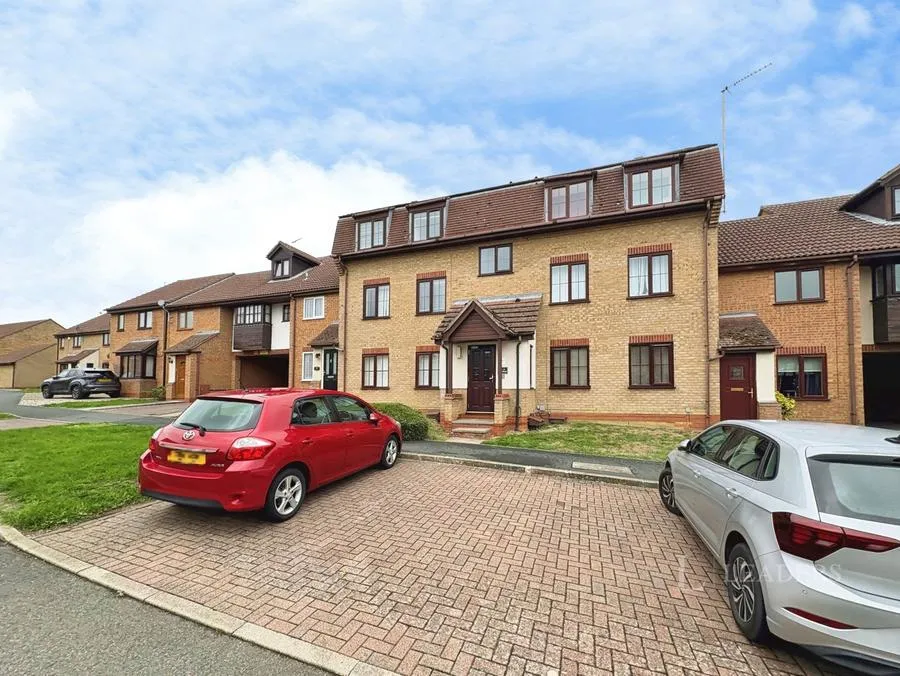 2 bed flat to rent, Dart Close, St. Ives, PE27