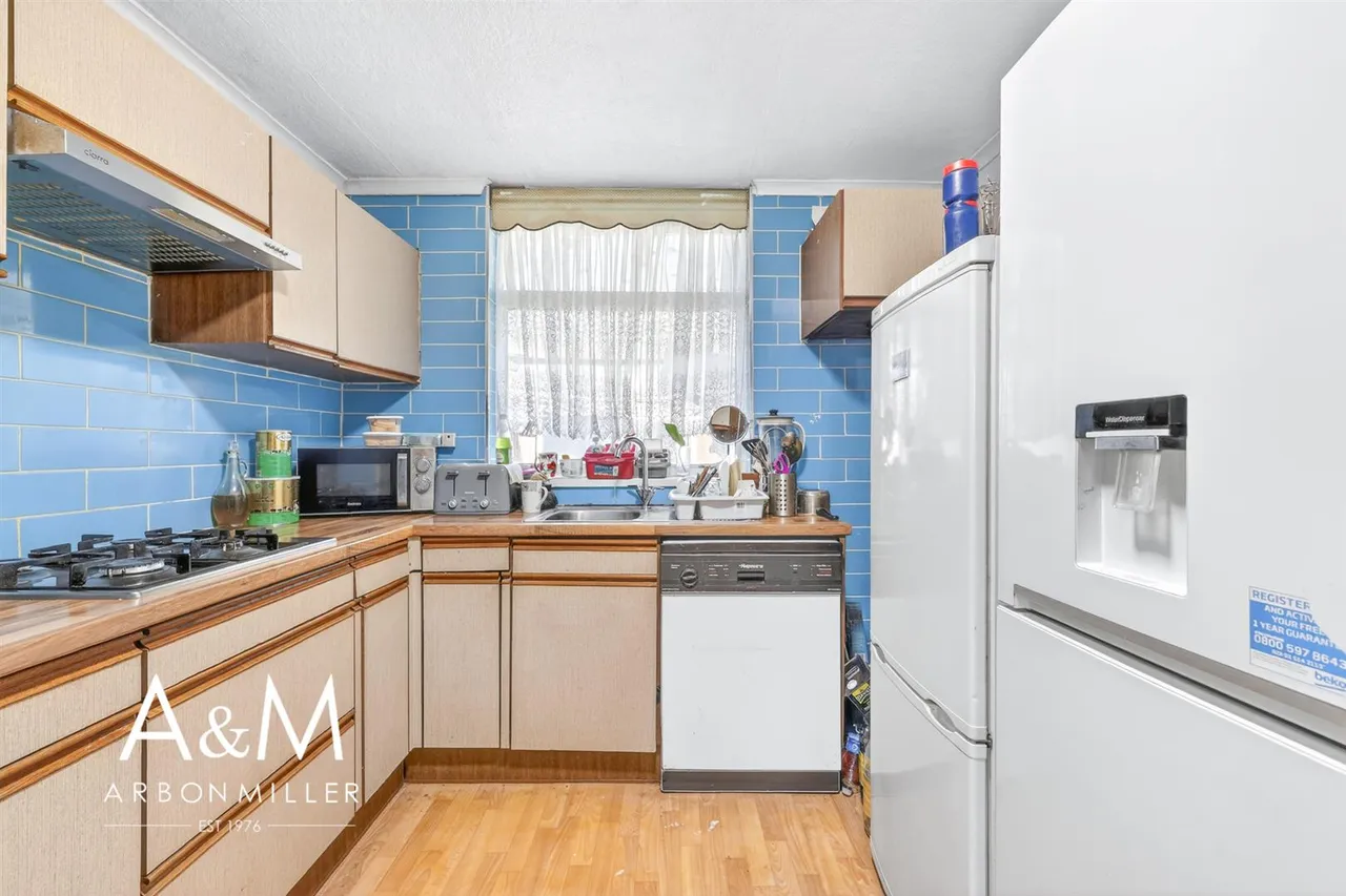 Wyfields, Clayhall, Essex, Ilford, IG50XJ, photo 5